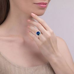 Jeulia Three Stone Sapphire Cushion Cut Sterling Silver Ring