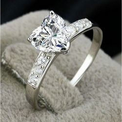 Jeulia Classic Heart Cut Sterling Silver Ring