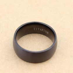 Jeulia Black Titanium Steel Men's Band